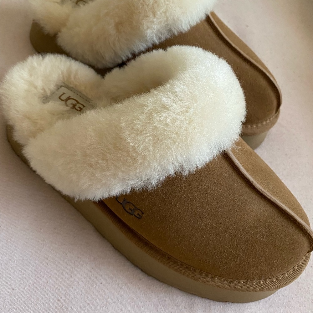 UGG women platforms for sale too small did not fit